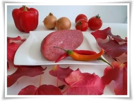 Herbstliches Chili  Paprika Gulasch  mit einem besonders saftigen & aromatischen Geschmack - Rezept - Bild Nr. 2