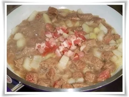 Herbstliches Chili  Paprika Gulasch  mit einem besonders saftigen & aromatischen Geschmack - Rezept - Bild Nr. 12