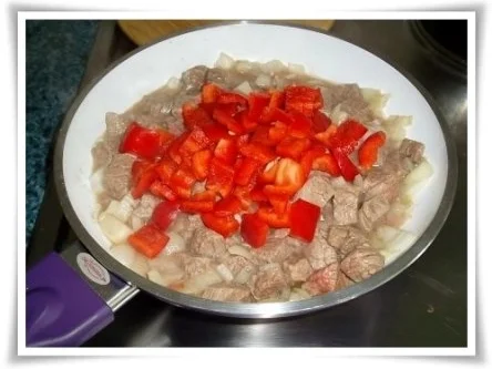 Herbstliches Chili  Paprika Gulasch  mit einem besonders saftigen & aromatischen Geschmack - Rezept - Bild Nr. 13