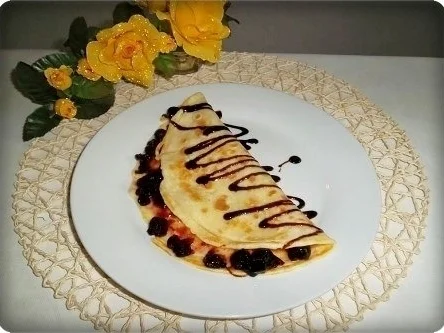 Rezept: Pfannkuchen mit Cranberries & Heidelbeeren Konfitüren gefüllt Pfannkuchen mit Cranberries & Heidelbeeren Konfitüren gefüllt - Rezept