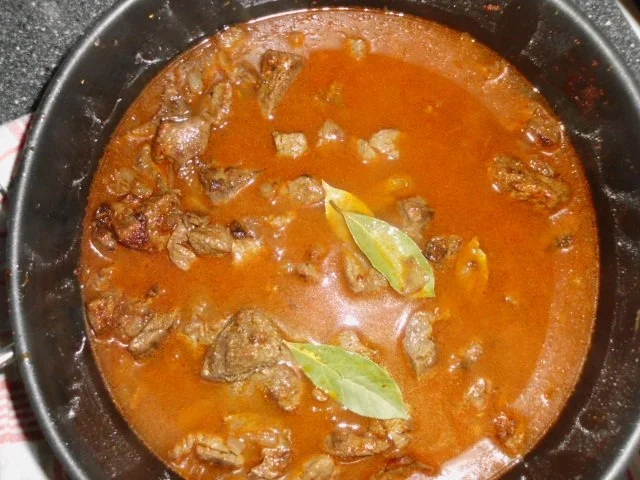 Rezept: Rindergulasch mit Pfifferlingen in einer Rahmsauce Bild Nr. 4 Rindergulasch mit Pfifferlingen in einer Rahmsauce - Rezept - Bild Nr. 4