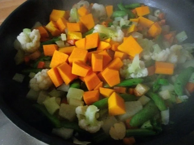 Hasi`s Kürbis Gemüsepfanne mit Nudeln - Rezept - Bild Nr. 3