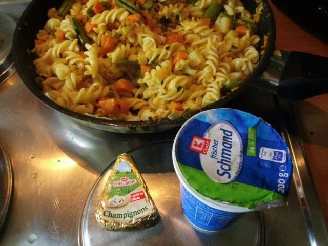 Hasi`s Kürbis Gemüsepfanne mit Nudeln - Rezept - Bild Nr. 6