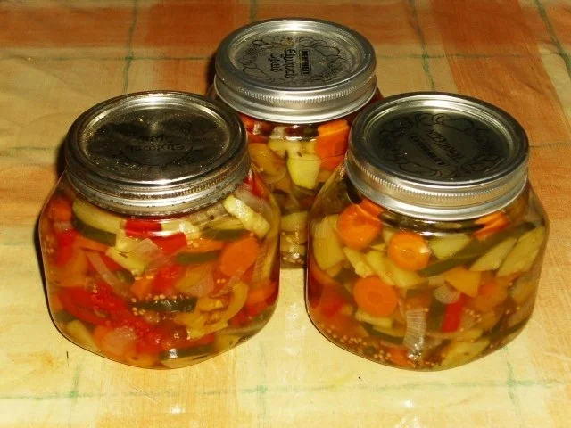 Eingemachtes süß-sauer Gemüse - Rezept