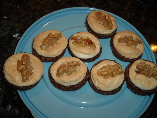 Rezept: Weihnachtsplätzchen: Baiser-Schoko-Taler Weihnachtsplätzchen: Baiser-Schoko-Taler - Rezept