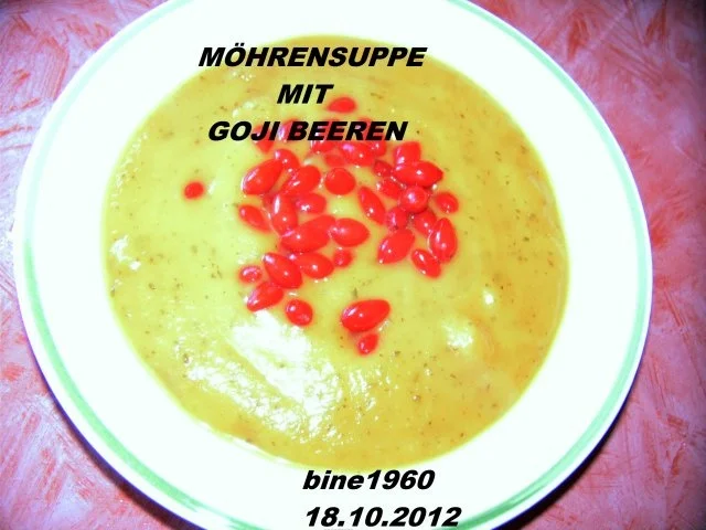 MÖHRENSUPPE  MIT  GOJI BEEREN  UND  GRILLFACKELN - Rezept - Bild Nr. 2