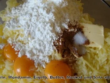 Rezept: Gefüllte Kartoffelklöse auf Schmortomaten Bild Nr. 3 Gefüllte Kartoffelklöse auf Schmortomaten - Rezept - Bild Nr. 3