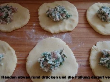 Rezept: Gefüllte Kartoffelklöse auf Schmortomaten Bild Nr. 9 Gefüllte Kartoffelklöse auf Schmortomaten - Rezept - Bild Nr. 9