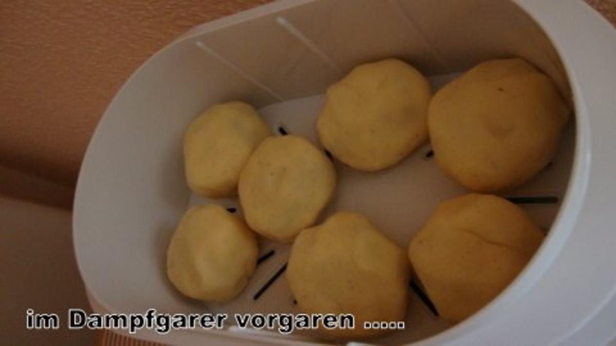 Gefüllte Kartoffelklöse auf Schmortomaten - Rezept - Bild Nr. 11