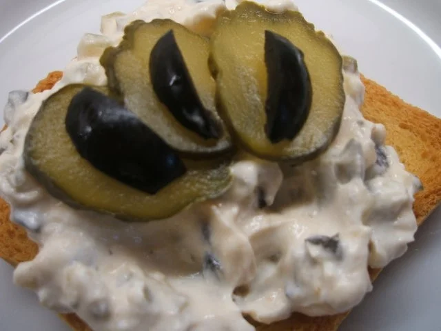 Rezept: Frischkäse: Gewürzgurken und Oliven Frischkäse: Gewürzgurken und Oliven - Rezept