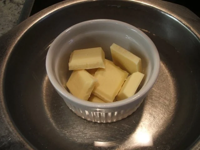 Rezept: Pralinen: Noisette-Cranberry- und Weiße Rumrosinen-Herzen (je 15 Stück) Bild Nr. 8 Pralinen: Noisette-Cranberry- und Weiße Rumrosinen-Herzen (je 15 Stück) - Rezept - Bild Nr. 8