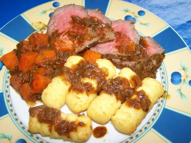 Rezept: Geschmorter Rinderbraten auf Kürbis-Aprikosen-Chatnay Bild Nr. 3 Geschmorter Rinderbraten auf Kürbis-Aprikosen-Chatnay - Rezept - Bild Nr. 3