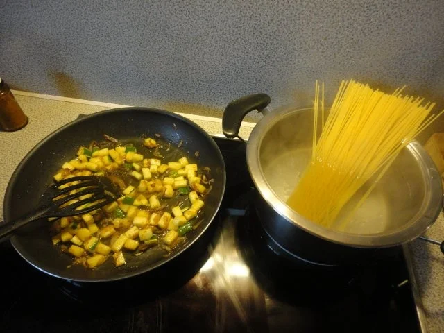 Rezept: mediterane "Veggi" Nudel Pfanne Bild Nr. 4 mediterane "Veggi" Nudel Pfanne - Rezept - Bild Nr. 4