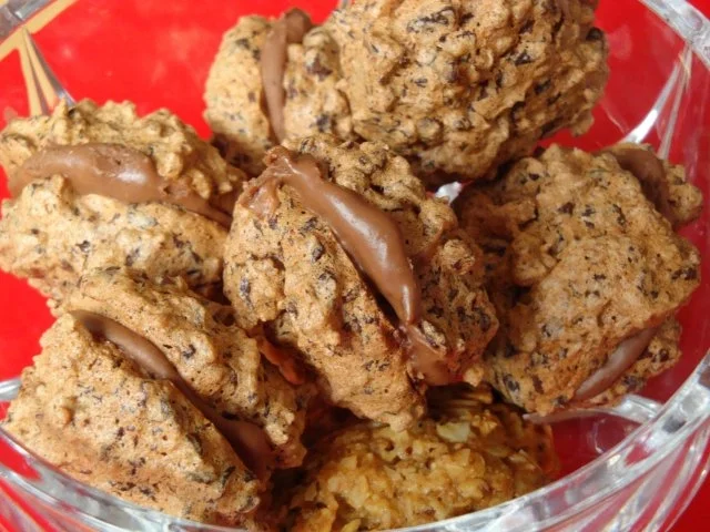 Rezept: Schoko-Nougat Makronen zur Weihnachtszeit Bild Nr. 2 Schoko-Nougat Makronen zur Weihnachtszeit - Rezept - Bild Nr. 2