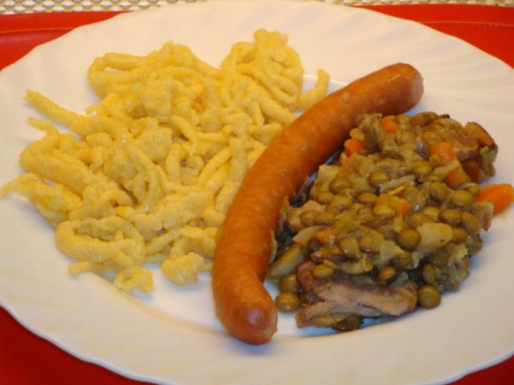 Schwäbische Linsen mit Spätzle und Saitenwüste - Rezept - kochbar.de