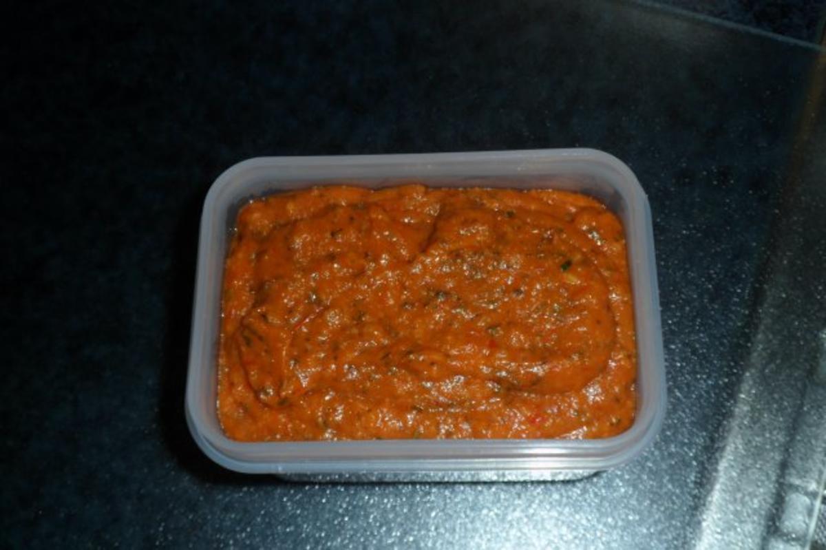 Tomatenaufstrich (mit "etwas" Knoblauch) - Rezept