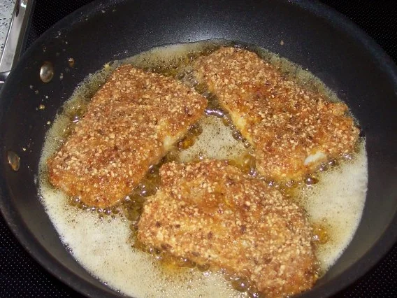 Rezept: Knusprige Seelachsfilets in Erdnusspanade, dazu ein fruchtig-scharfer Senf-Dip Bild Nr. 5 Knusprige Seelachsfilets in Erdnusspanade, dazu ein fruchtig-scharfer Senf-Dip - Rezept - Bild Nr. 5