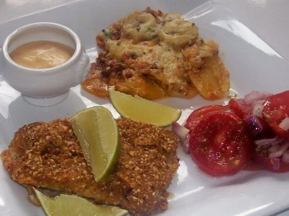 Rezept: Knusprige Seelachsfilets in Erdnusspanade, dazu ein fruchtig-scharfer Senf-Dip Knusprige Seelachsfilets in Erdnusspanade, dazu ein fruchtig-scharfer Senf-Dip - Rezept