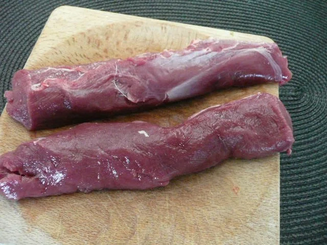 WILD /REHFILET mit zart-fruchtiger Wildfond -soße - Rezept - Bild Nr. 2