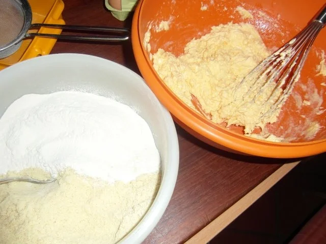 Weihnachtsplätzchen : Vanillekipferl aus  Oma`s Kochbuch - Rezept - Bild Nr. 2