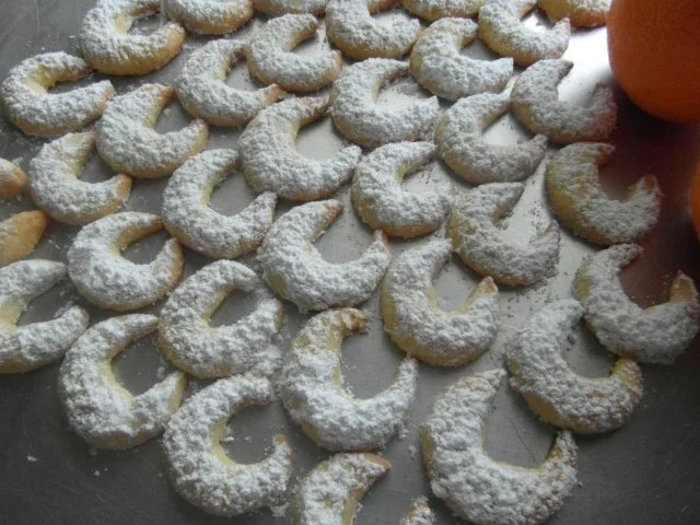 Weihnachtsplätzchen : Vanillekipferl aus  Oma`s Kochbuch - Rezept - Bild Nr. 4