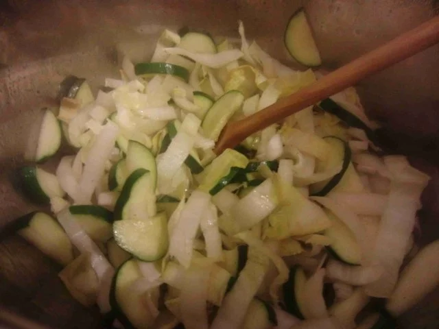 Rezept: karamellisierter Tofu auf Chicorée-Zucchini-Gemüse Bild Nr. 3 karamellisierter Tofu auf Chicorée-Zucchini-Gemüse - Rezept - Bild Nr. 3