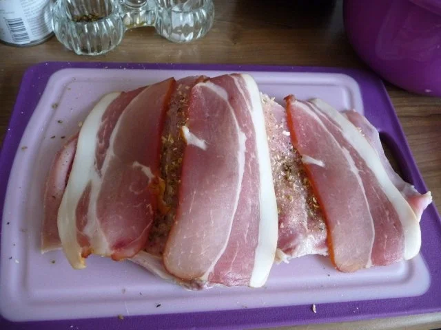 Wild & Co : Gewickelte Kaninchenteile, Rotkohl und Salzkartoffeln - Rezept - Bild Nr. 5