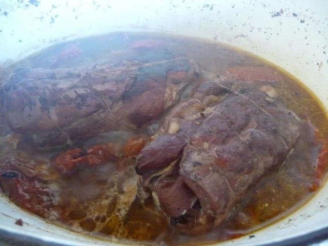 Wild & Co : Gewickelte Kaninchenteile, Rotkohl und Salzkartoffeln - Rezept - Bild Nr. 8