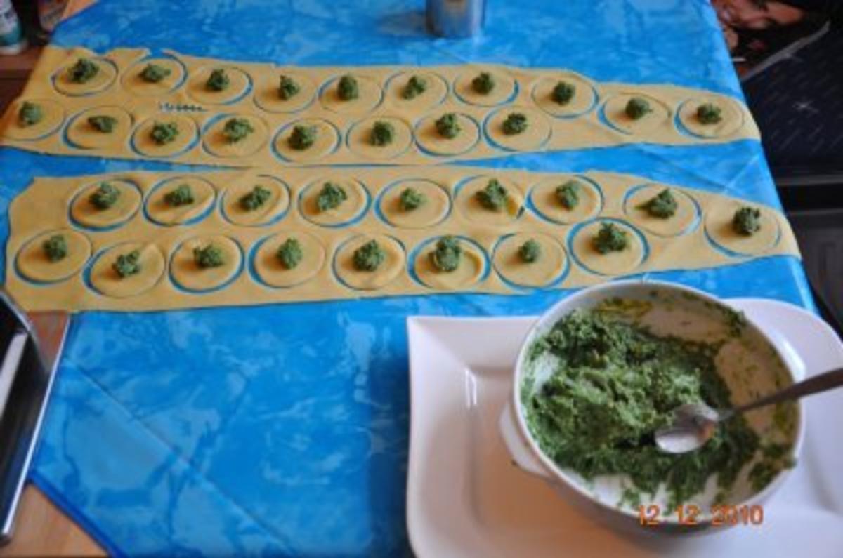 Bilder für Kochen: Tortellini in Sahnesoße - Rezept