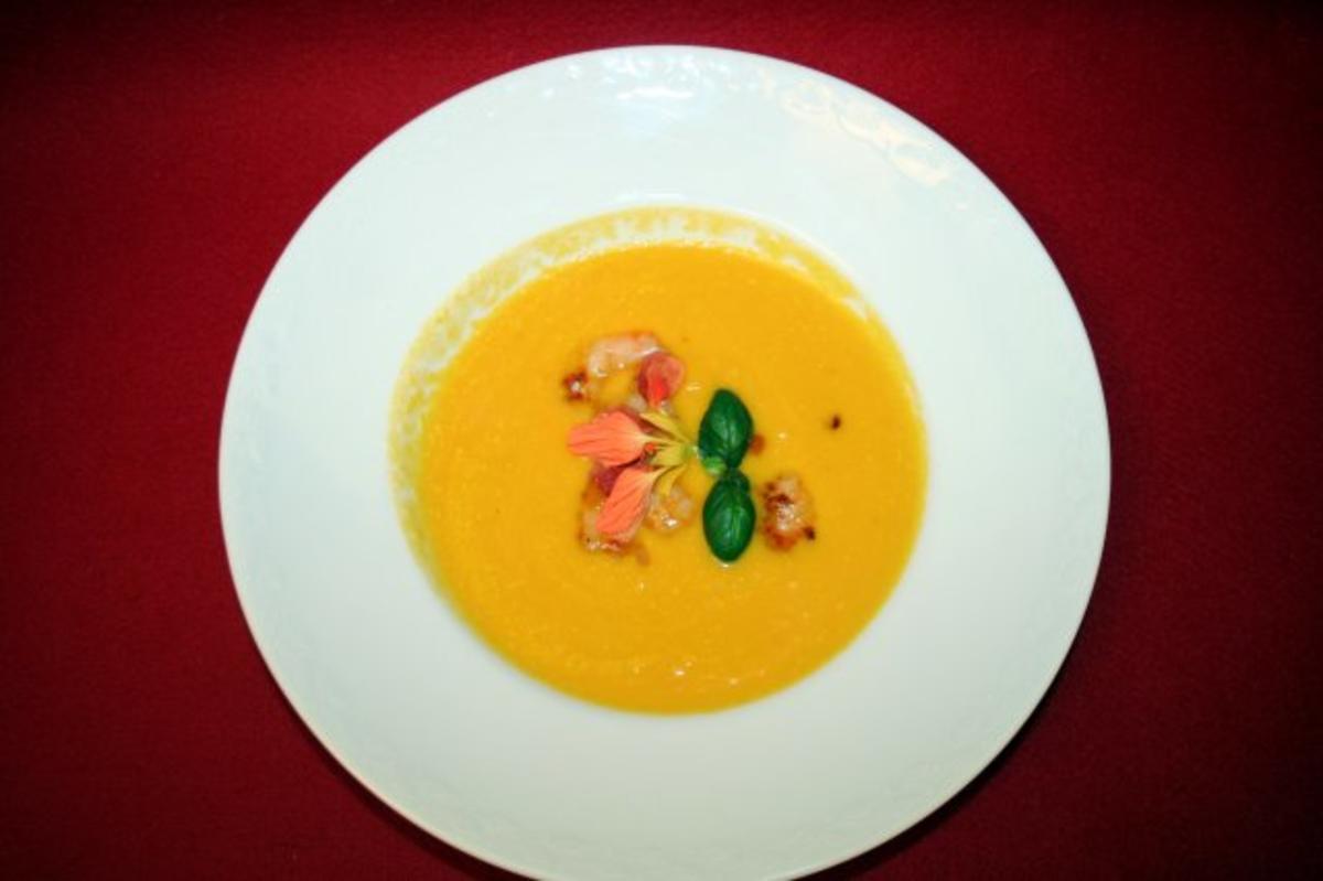 Möhren-Ingwer-Schaum mit &amp;quot;gechillten&amp;quot; Mango-Scampi - Rezept - kochbar.de
