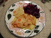 Fleischlos : Kartoffel - Möhrengratin mit Roter Bete - Salat - Rezept