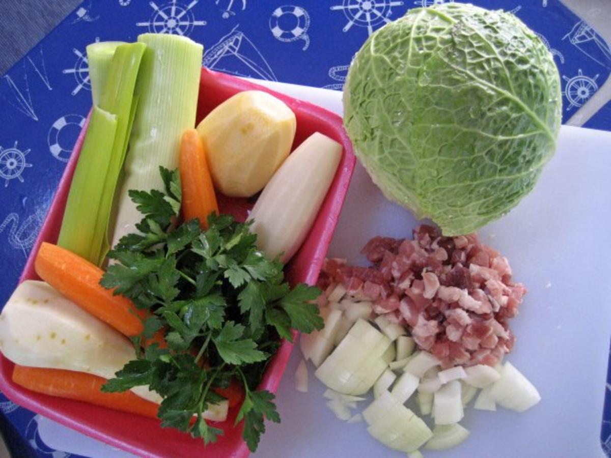 Wirsing-Eintopf mit Kasseler und Käse - Rezept - kochbar.de