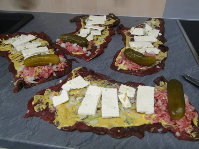 Rouladen mit Hirtenkäse und Mett - Rezept - Bild Nr. 6