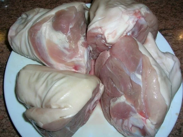 Spanferkelhaxen an Petersil-Kartoffelstampf und Spitzkohl - Rezept - Bild Nr. 4