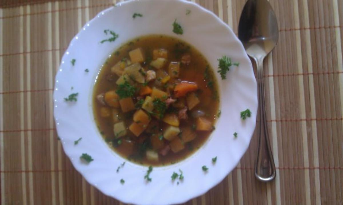 Bilder für Kürbissuppe mit Steckrübe und Kasslerfleisch - Rezept