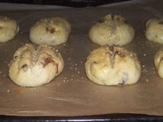 Rezept: Kleine Rosinen-Mango-Brötchen Bild Nr. 7 Kleine Rosinen-Mango-Brötchen - Rezept - Bild Nr. 7