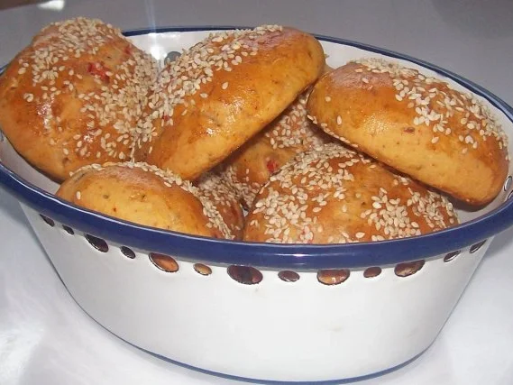 Mediterrane Paprika-Sesam-Brötchen zum Feierabend - Rezept - Bild Nr. 9