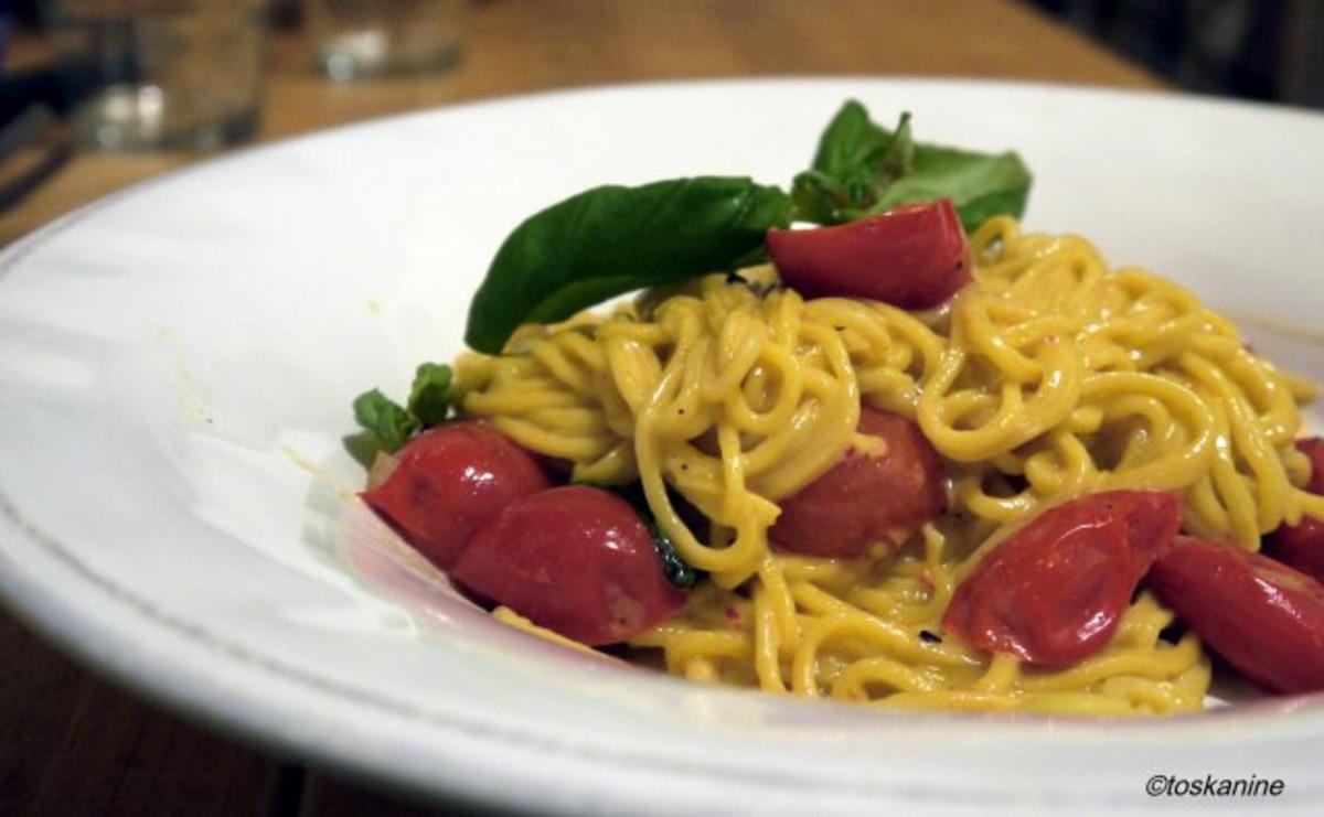 Spaghetti mit karamellisierter Tomatensauce - Rezept