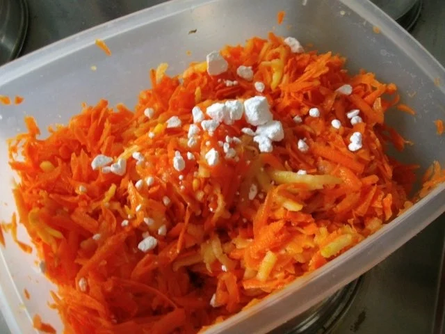 Fleischpfännchen  mit ganz viel Zwiebel in Senfsahnesoße mit Möhrenapfelrohkost - Rezept - Bild Nr. 6