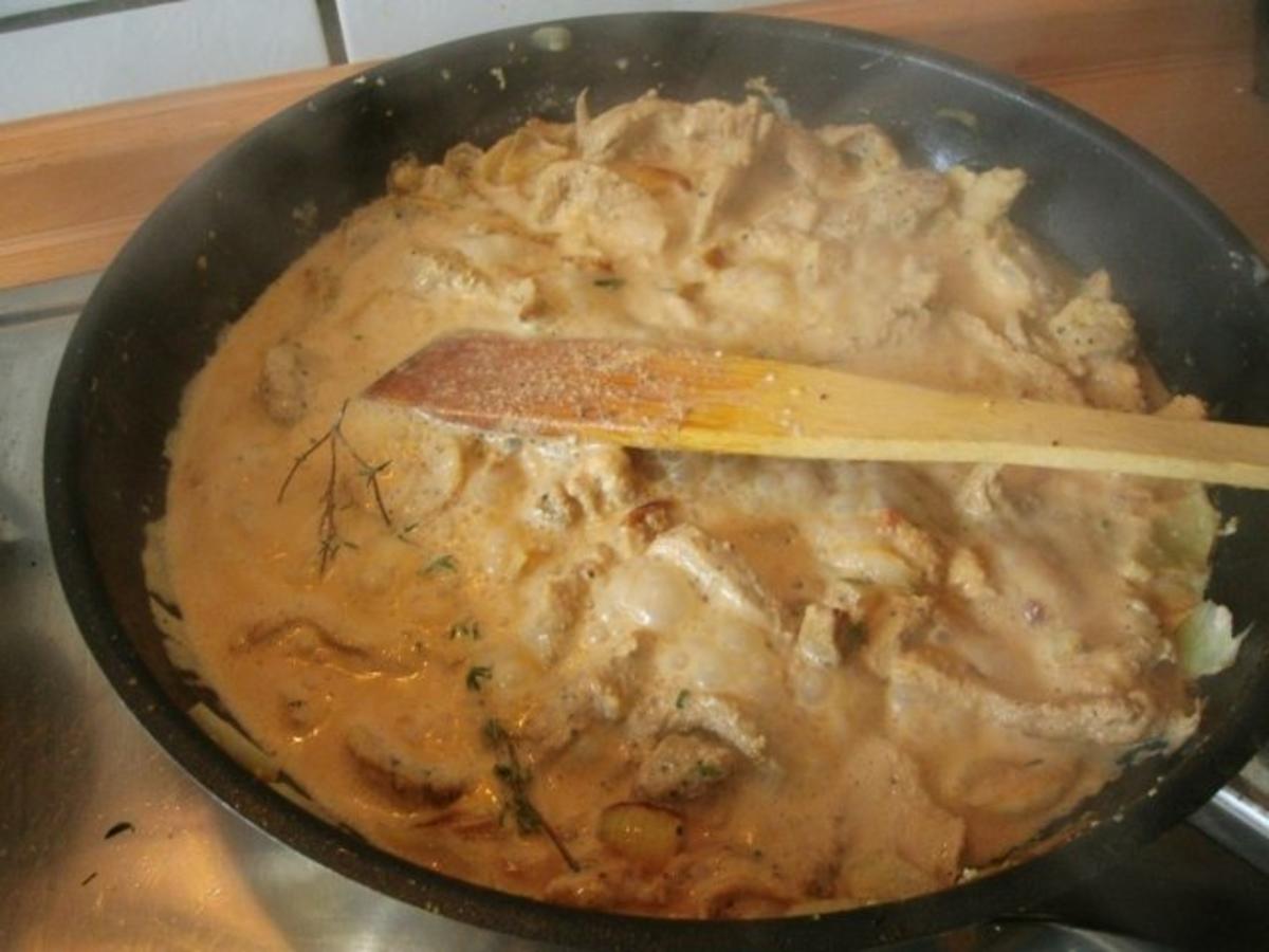 Fleischpfännchen  mit ganz viel Zwiebel in Senfsahnesoße mit Möhrenapfelrohkost - Rezept - Bild Nr. 9