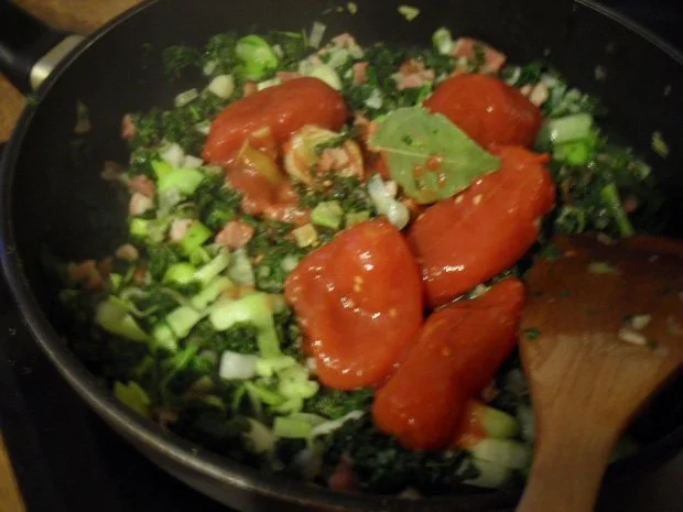 Rezept: Lasagne: Grünkohl mit Tomaten und Rauchfleisch Bild Nr. 10 Lasagne: Grünkohl mit Tomaten und Rauchfleisch - Rezept - Bild Nr. 10