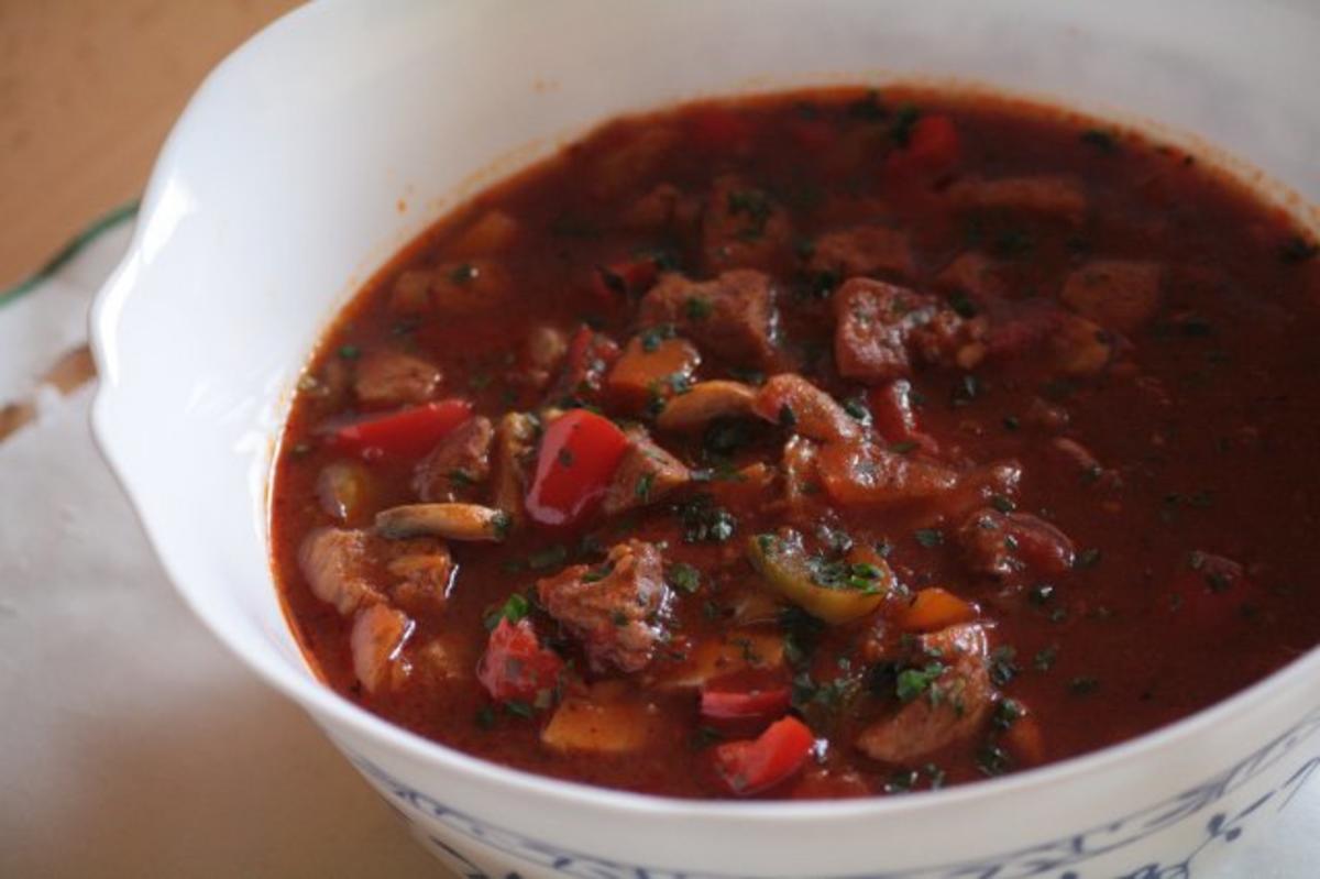 Bilder für Paprika-Gulasch-Topf - Rezept