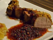 Schweinefilet unter der Aprikosenkernkruste - Rezept