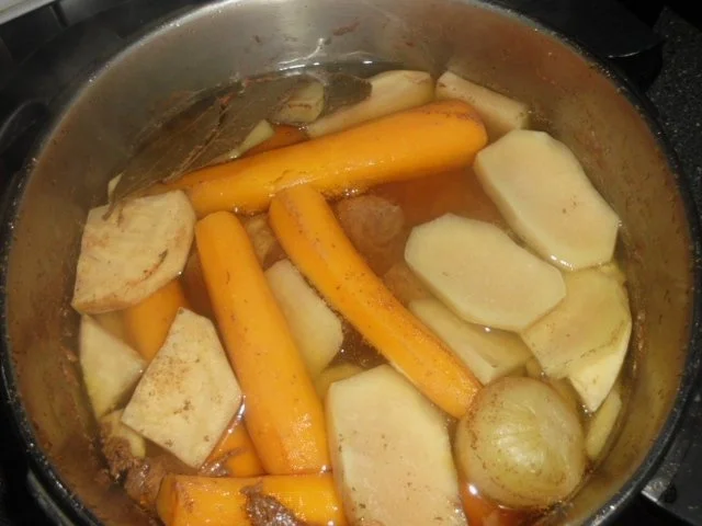 Enikös Rinderbouillon 1. Rezept - Rezept - Bild Nr. 5