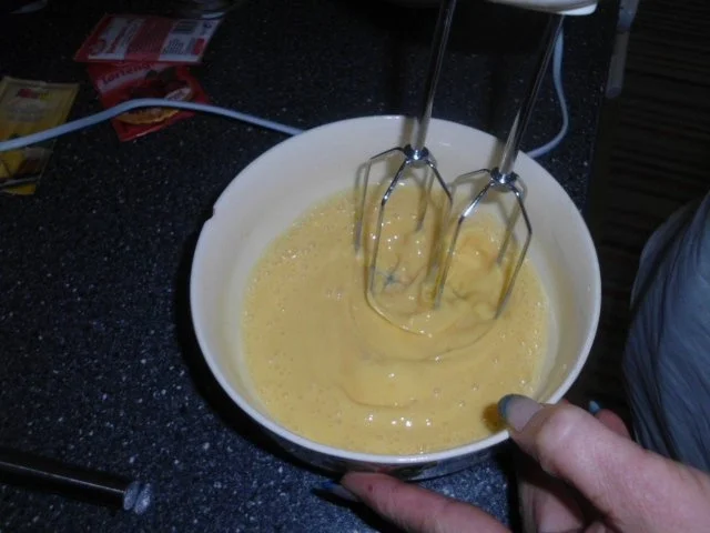 Vanille-Nusscreme mit rotem Tortenguß - Rezept - Bild Nr. 5