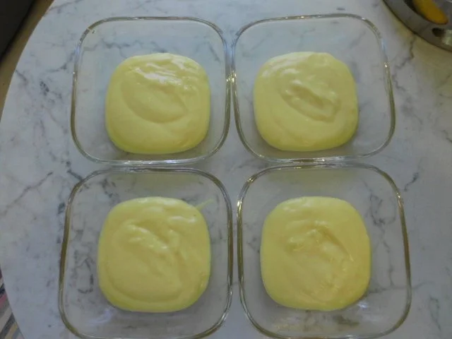 Vanille-Nusscreme mit rotem Tortenguß - Rezept - Bild Nr. 7