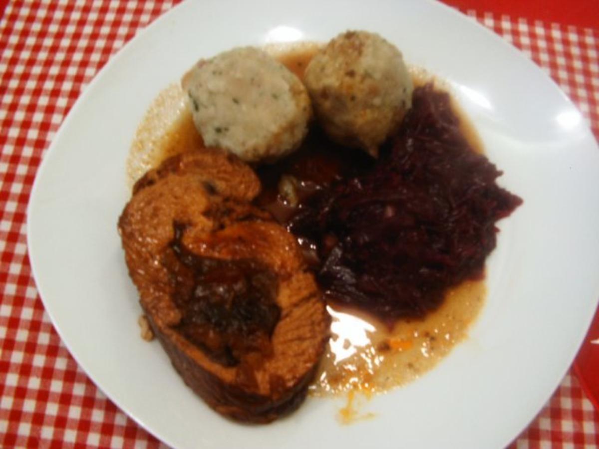 Putenrollbraten mit einer fruchtigen Füllung - Rezept mit Bild - kochbar.de