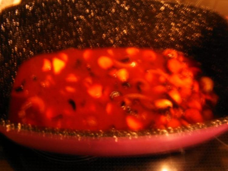 Putenrollbraten mit einer fruchtigen Füllung - Rezept mit Bild - kochbar.de