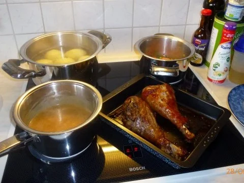 Rezept: Putenkeulen aus dem Ofen Bild Nr. 4 Putenkeulen aus dem Ofen - Rezept - Bild Nr. 4