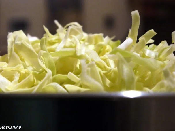 Rezept: Walnuss-Spätzle-Spitzkohlpfanne Bild Nr. 8 Walnuss-Spätzle-Spitzkohlpfanne - Rezept - Bild Nr. 8